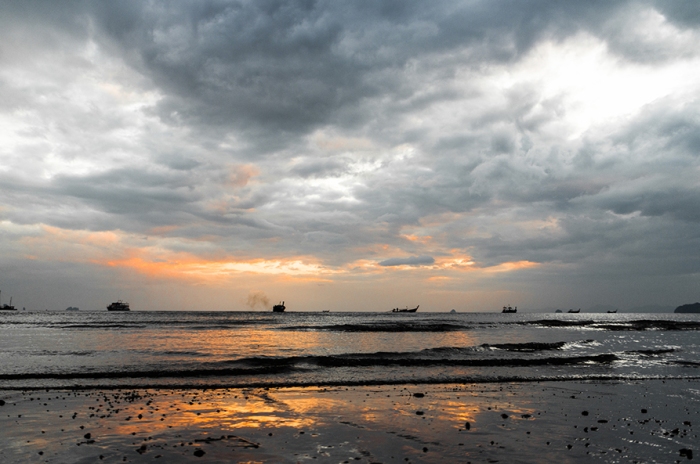 coucher-soleil-thailande-bateaux