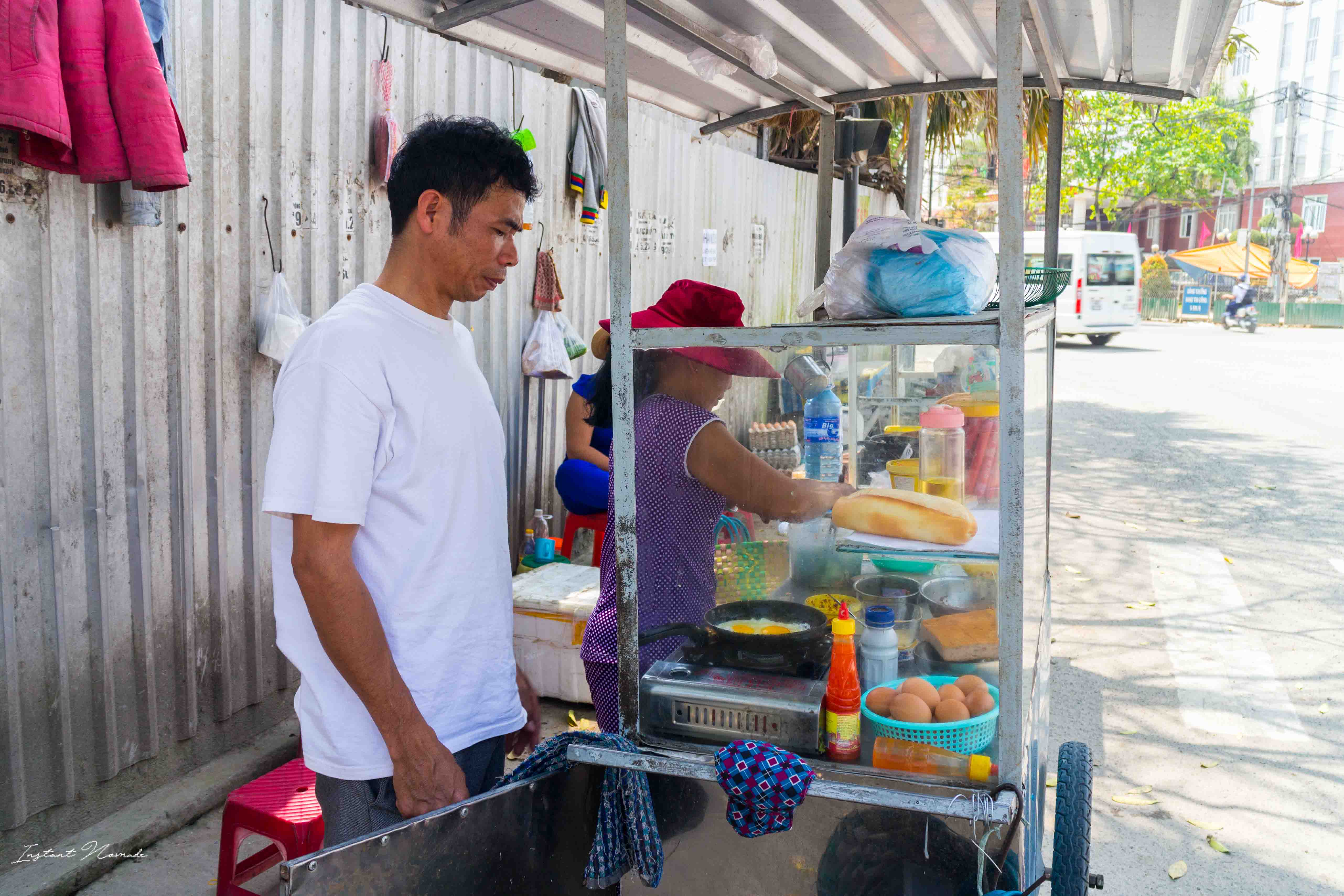 street-food-vietnam-banh-mi