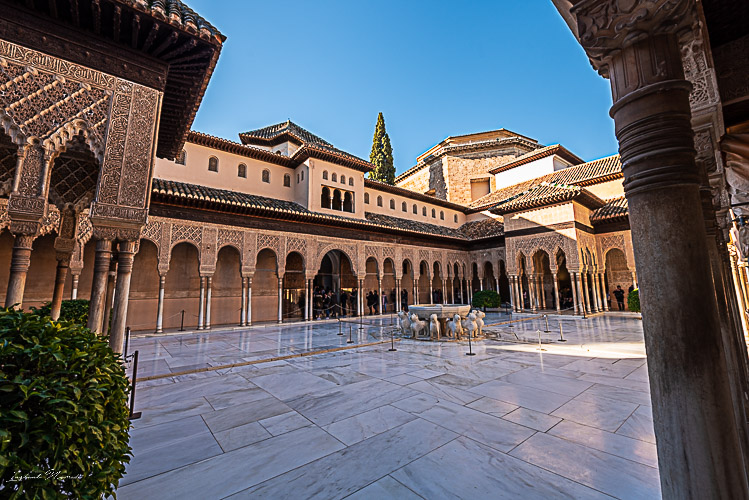 patio des lions alhambra