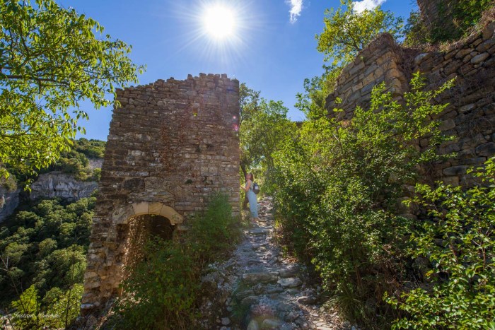 ruines rochecolombe ardeche