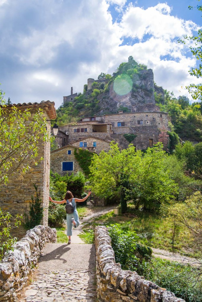 village rochecolombe ardeche