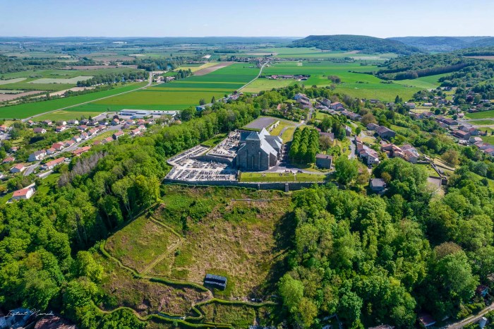 vue aerienne dun haut