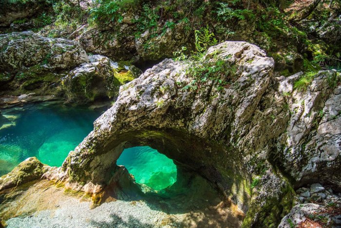 eau turquoise gorges mostnica