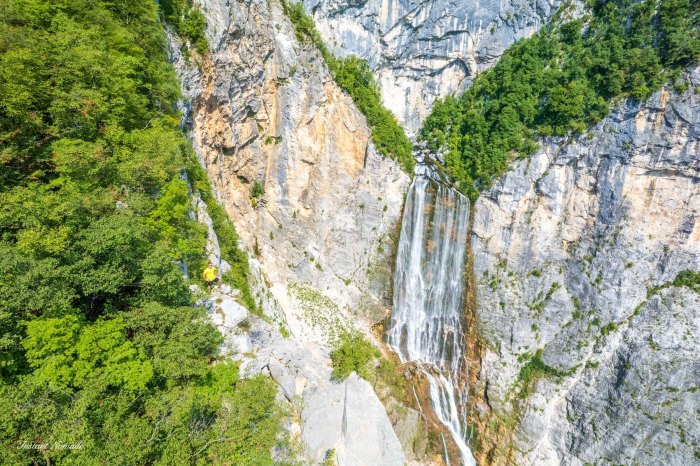 vue cascade boka slovenie