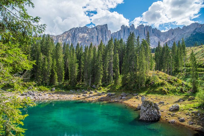 lago di carezza dolomites
