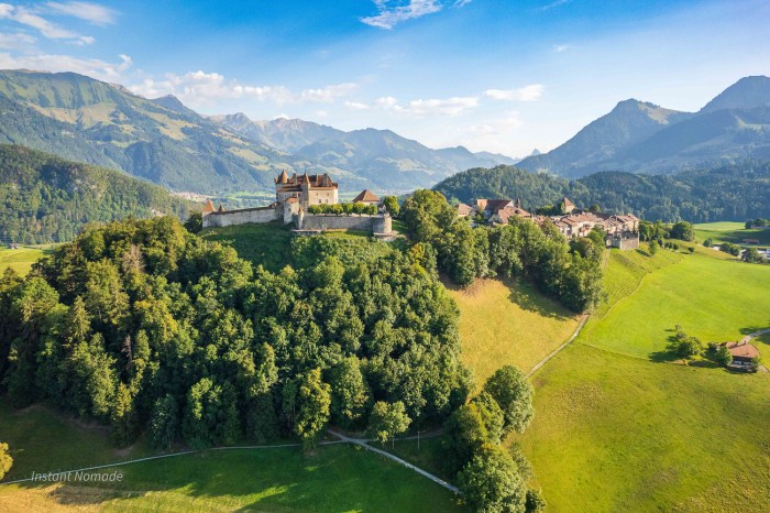 vue drone chateau gruyeres suisse