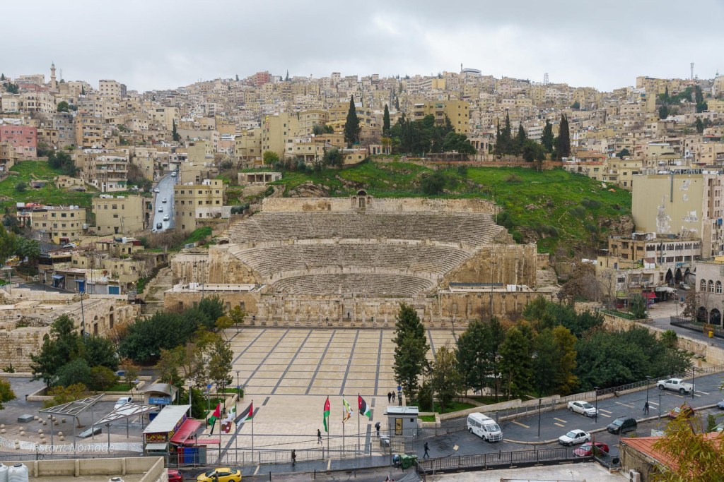 vue theatre romain amman