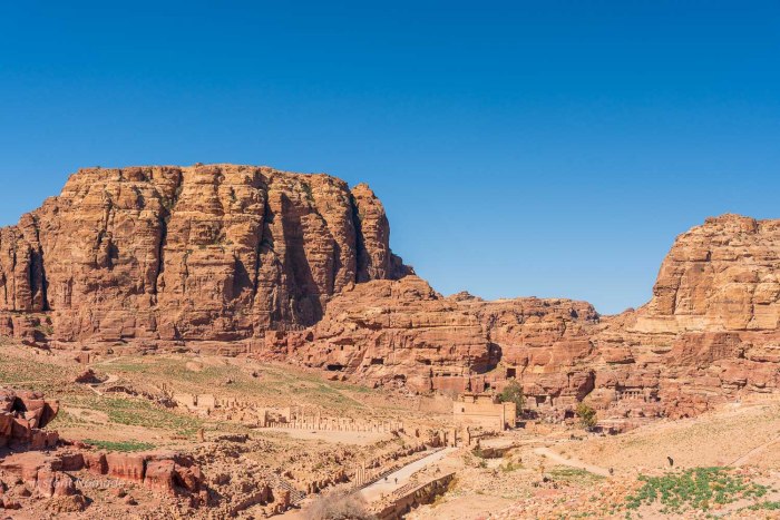 vue grand temple petra jordanie