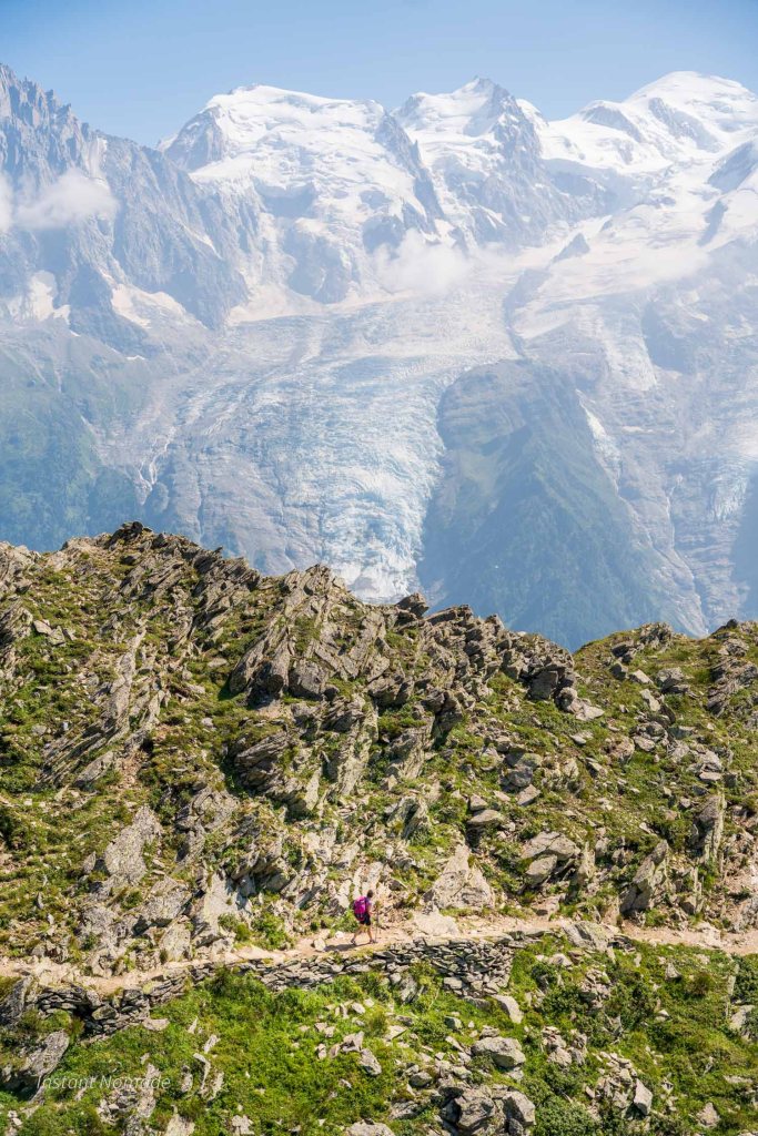 Proche du col du Brévent en direction du refuge bellachat avec vue sur le mont blanc