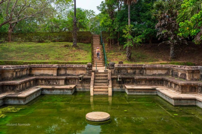 Kumara pokuna dans le site historique de Polonnaruwa au sri lanka