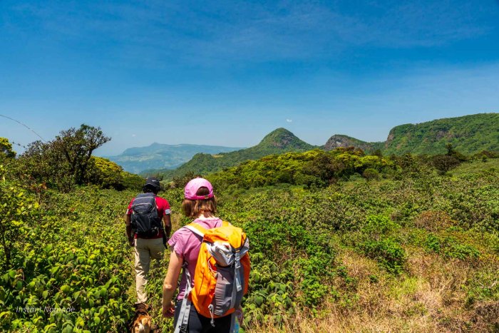 deux trekkeurs dans les knuckles sri lanka