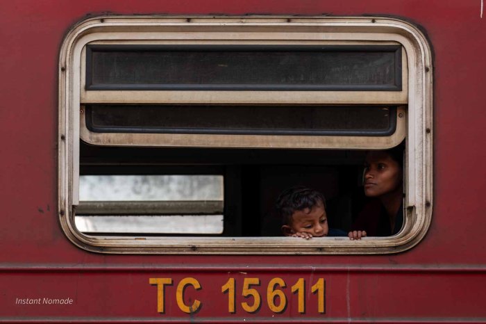 mere et fils dans un train sir lanka