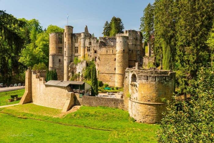 ruines du chateau de beaufort luxembourg