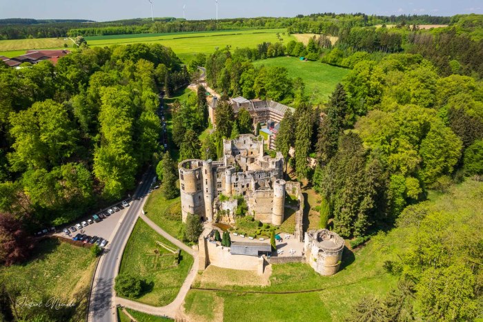 vue aerienne chateau beaufort luxembourg