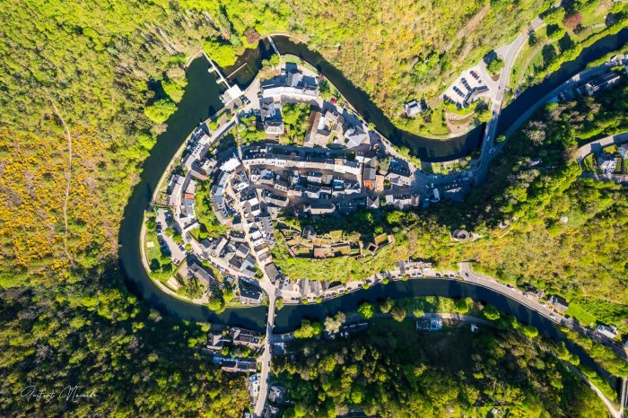 vue aerienne verticale esch sur sure luxembourg