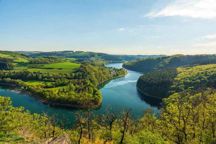 vue sur le lac de la haute sure