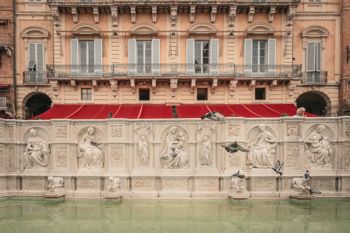 fontaine piazza del campo sienne
