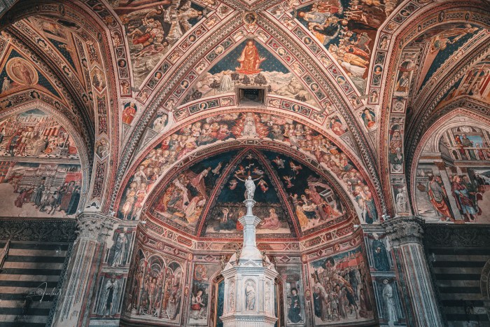 fresques baptistere sienne toscane