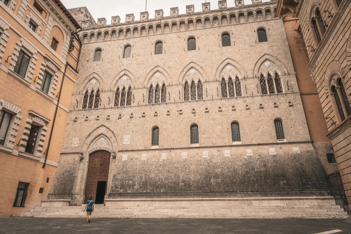 place salimbeni sienne