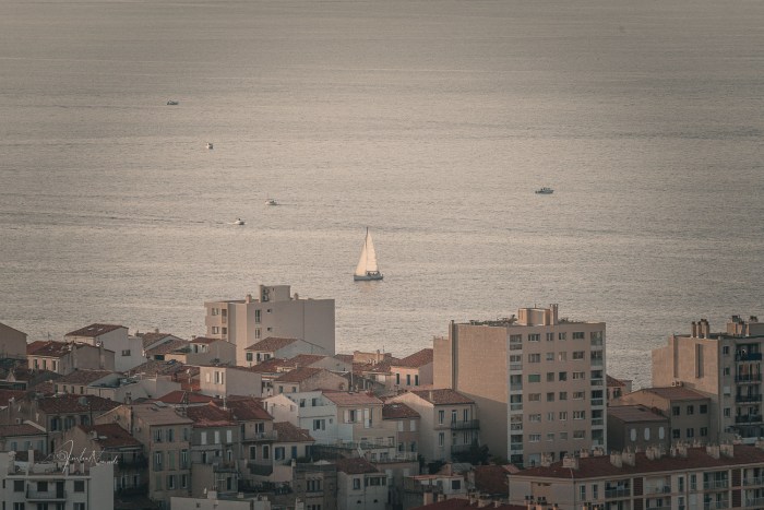 vue sur marseille cathedrale