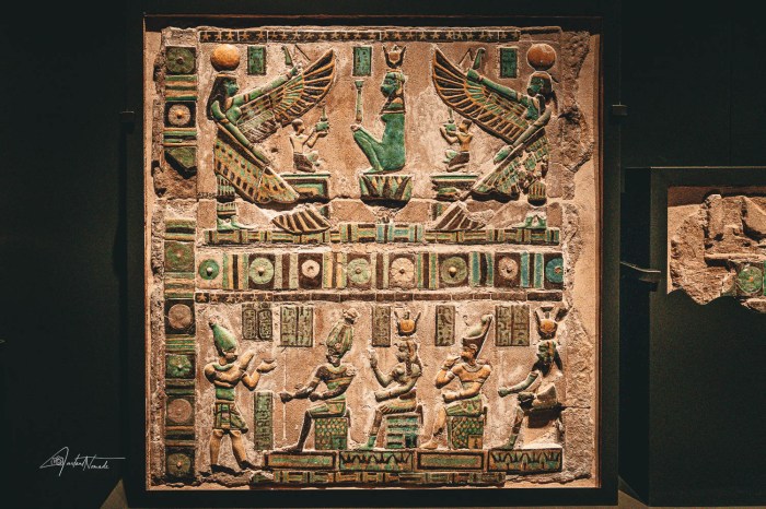 bas relief exposé dans le grand musée egyptien