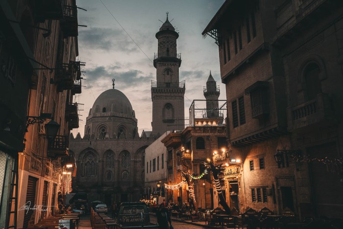 le Complexe Qalawun à la tombée de la nuit