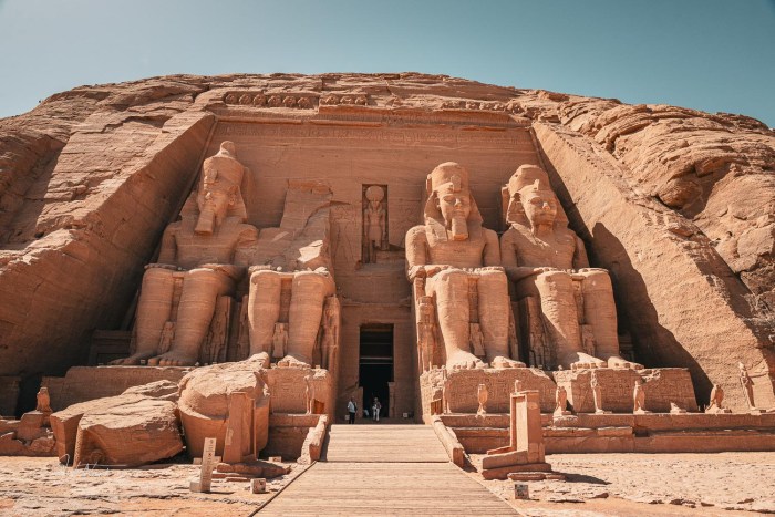 entree temple abu simbel egypte