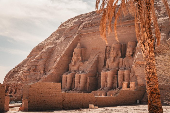 extérieur temple abu simbel egypte