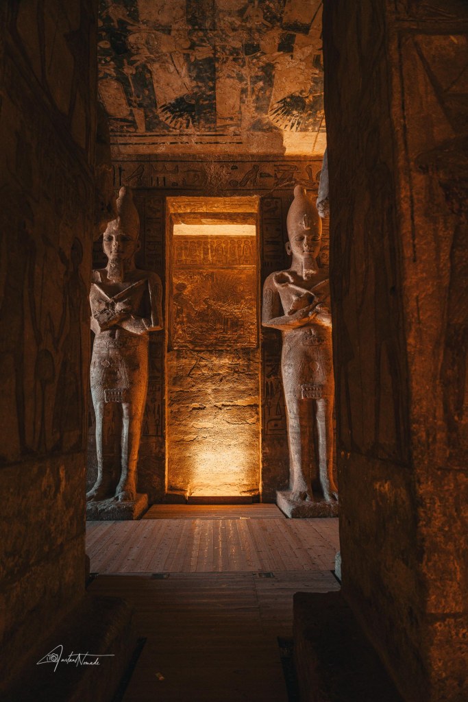 intérieur temple abu simbel egypte