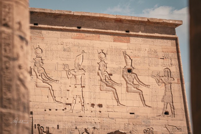 sculptures temple philae egypte